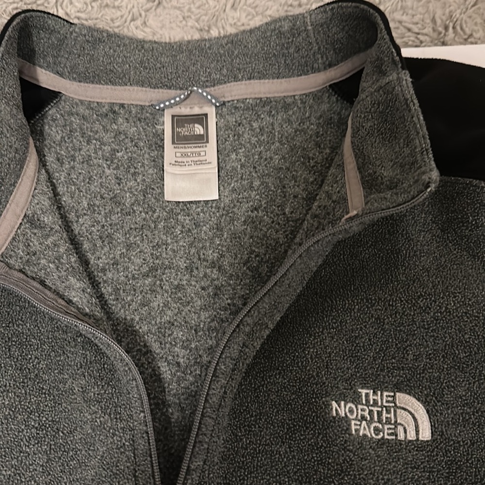 The North Face hiking jacket size 2xl in men’s it is a TKA 100 jacket. - Picture 2 of 3